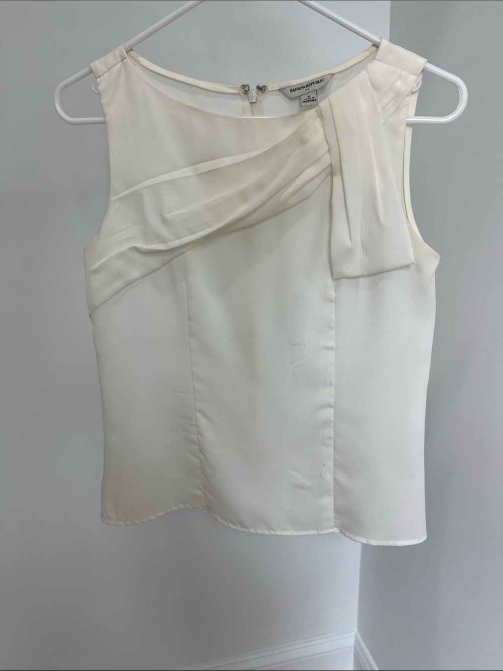 Banana Republic Ivory Draped Sleeveless Shell Top